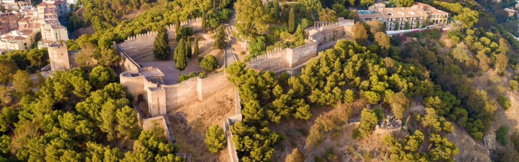 Vista aérea de la alcazaba y el castillo de gibralfaro